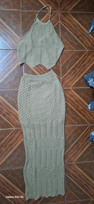 Conjunto de top y falda tejido beige - miniatura 3