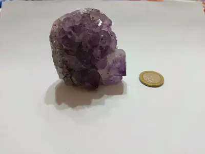 Geoda de amatista natural decorativa - miniatura 2