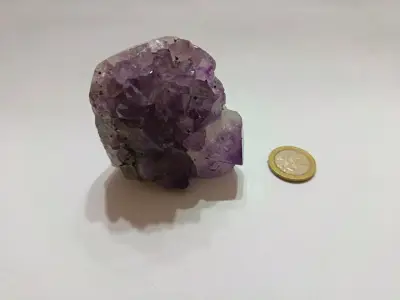 Geoda de amatista natural decorativa - miniatura 3