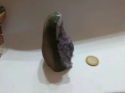 Geoda de amatista decorativa - miniatura 2