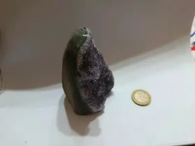 Geoda de amatista decorativa - miniatura 4