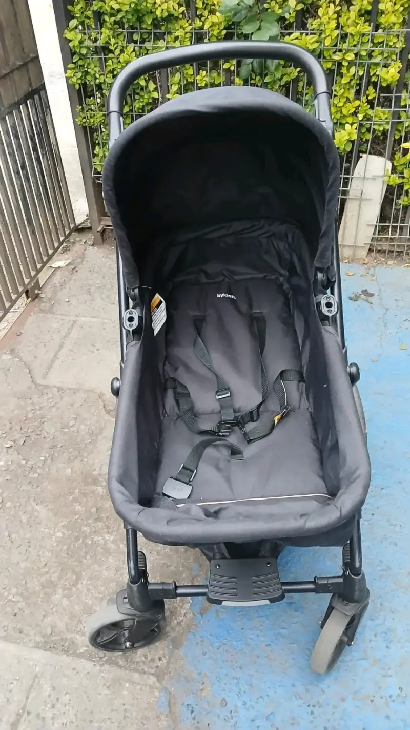 Coche de bebé Infanti negro plegable - 2