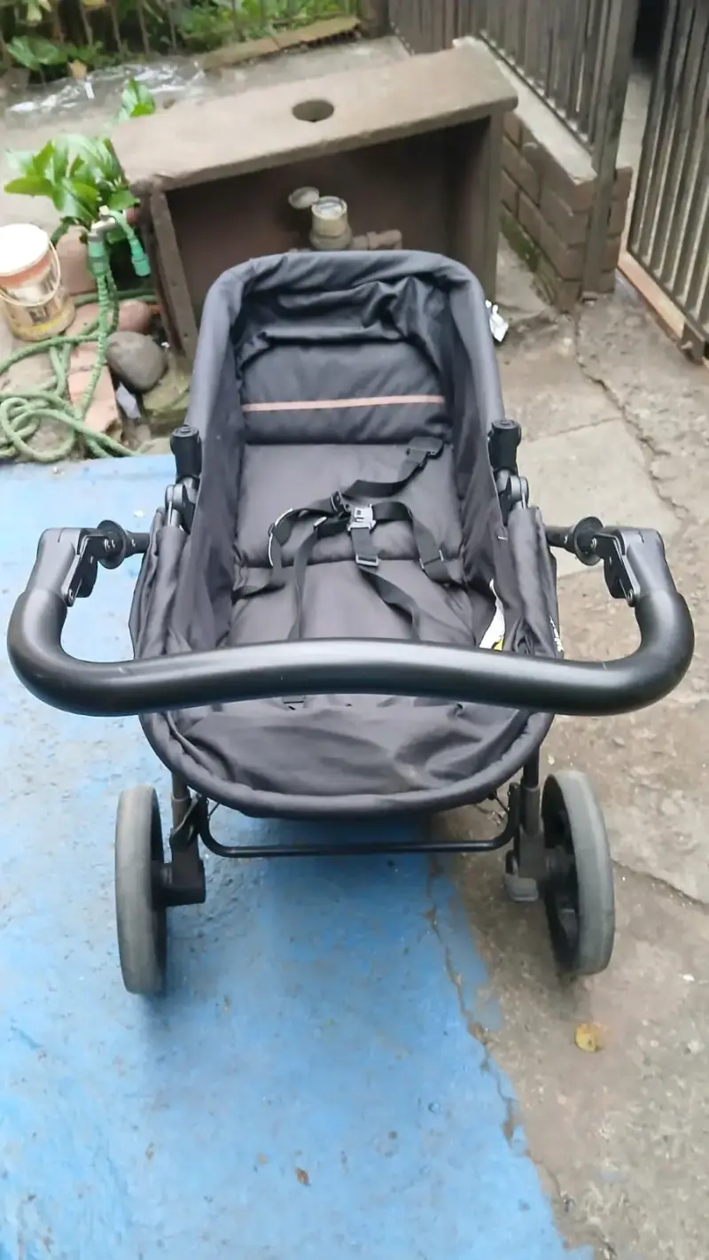 Coche de bebé Infanti negro plegable - 3