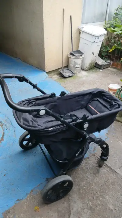Coche de bebé Infanti negro plegable - miniatura 4