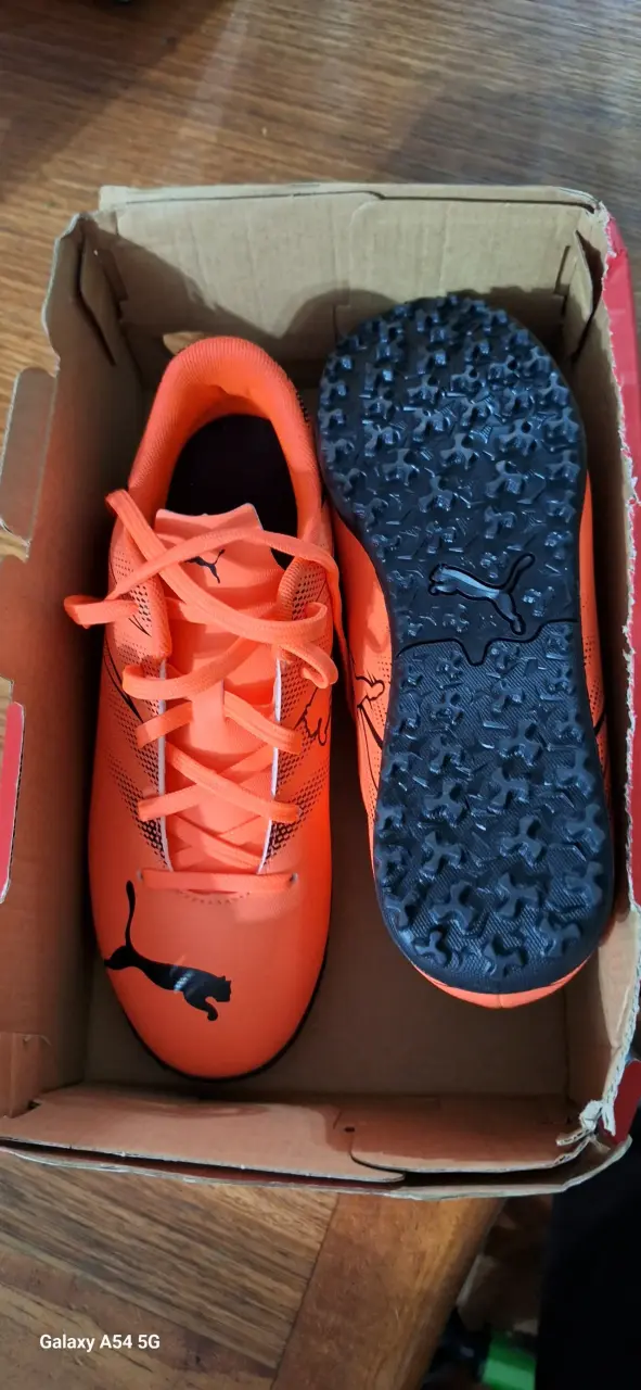 Zapatillas de fútbol Puma n37 NUEVAS - 1