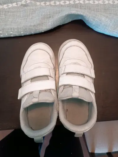 Zapatillas infantil Puma blancas con velcro N° 34 - miniatura 1