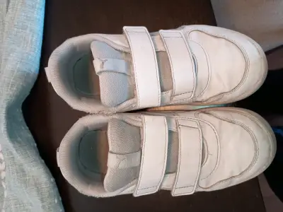 Zapatillas infantil Puma blancas con velcro N° 34 - miniatura 3