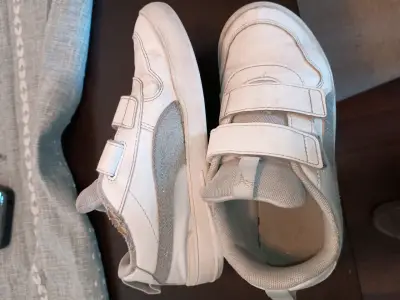 Zapatillas infantil Puma blancas con velcro N° 34 - miniatura 5