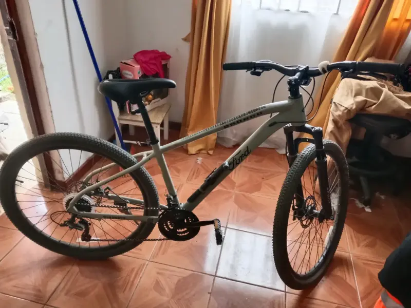 Bicicleta Ford Bronco Sasquatch 27.5 en buen estado - 2