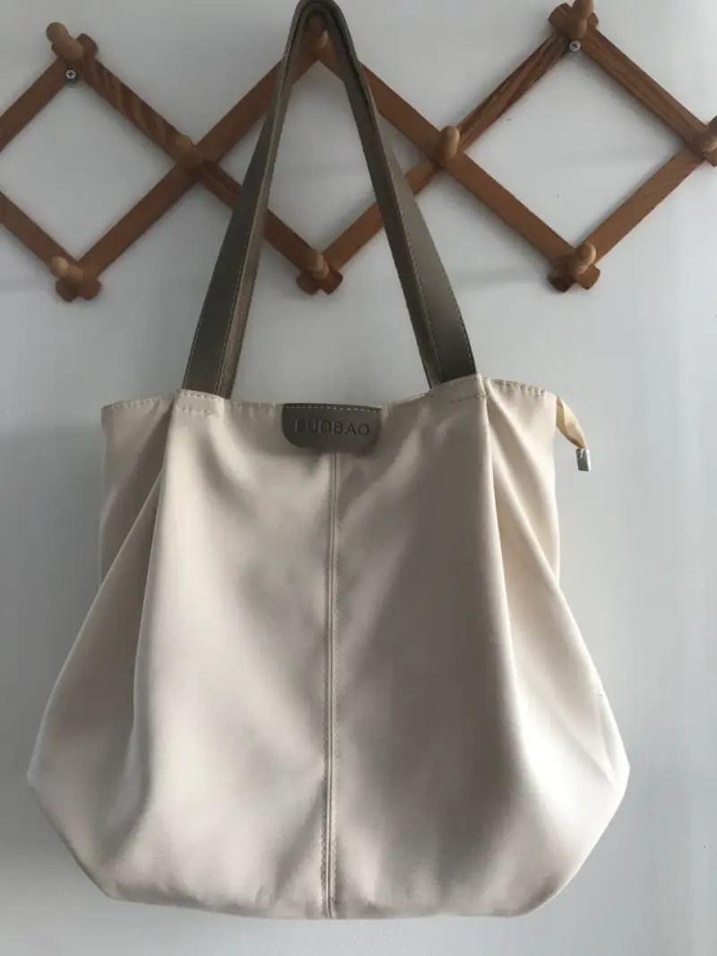 Bolso tote beige BUBBAO con asas largas - 2