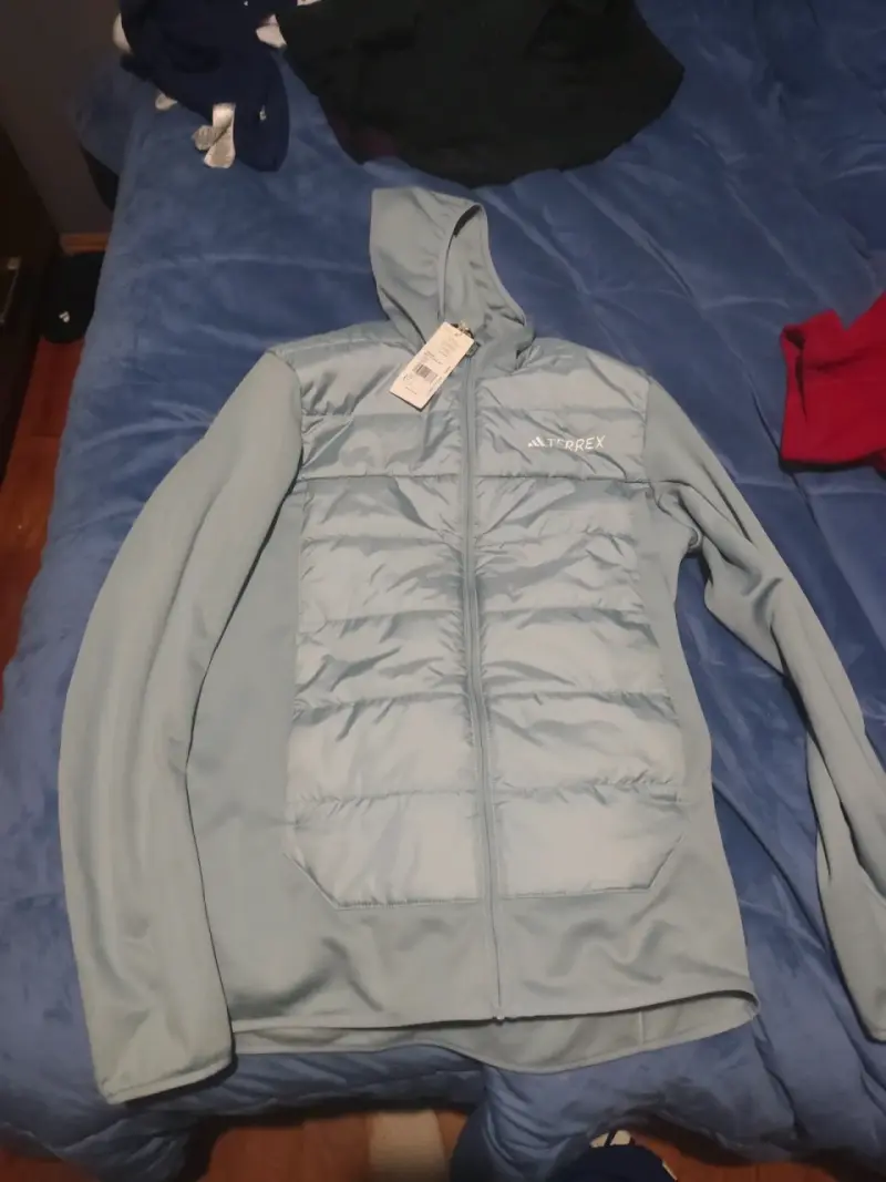Chaqueta Adidas Terrex azul con capucha
