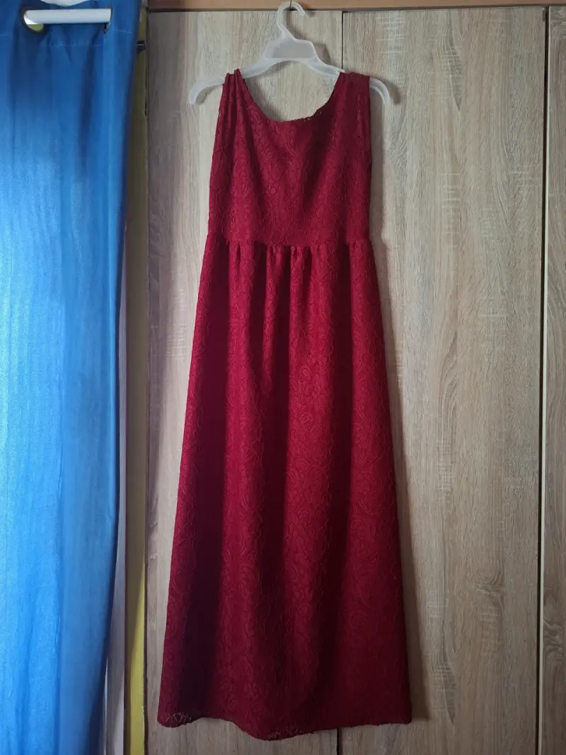 Vestido rojo de encaje para mujer