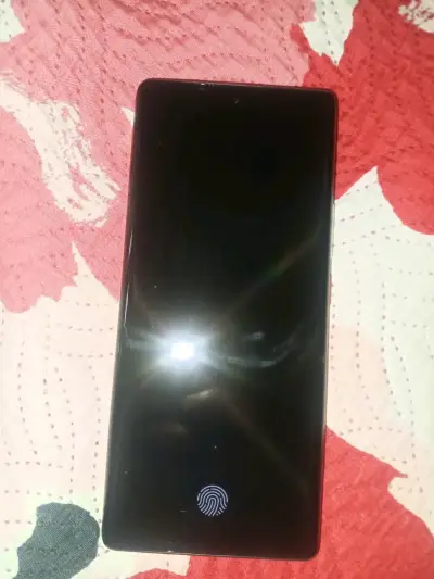 Smartphone ZTE 5G con cámara dual - miniatura 1
