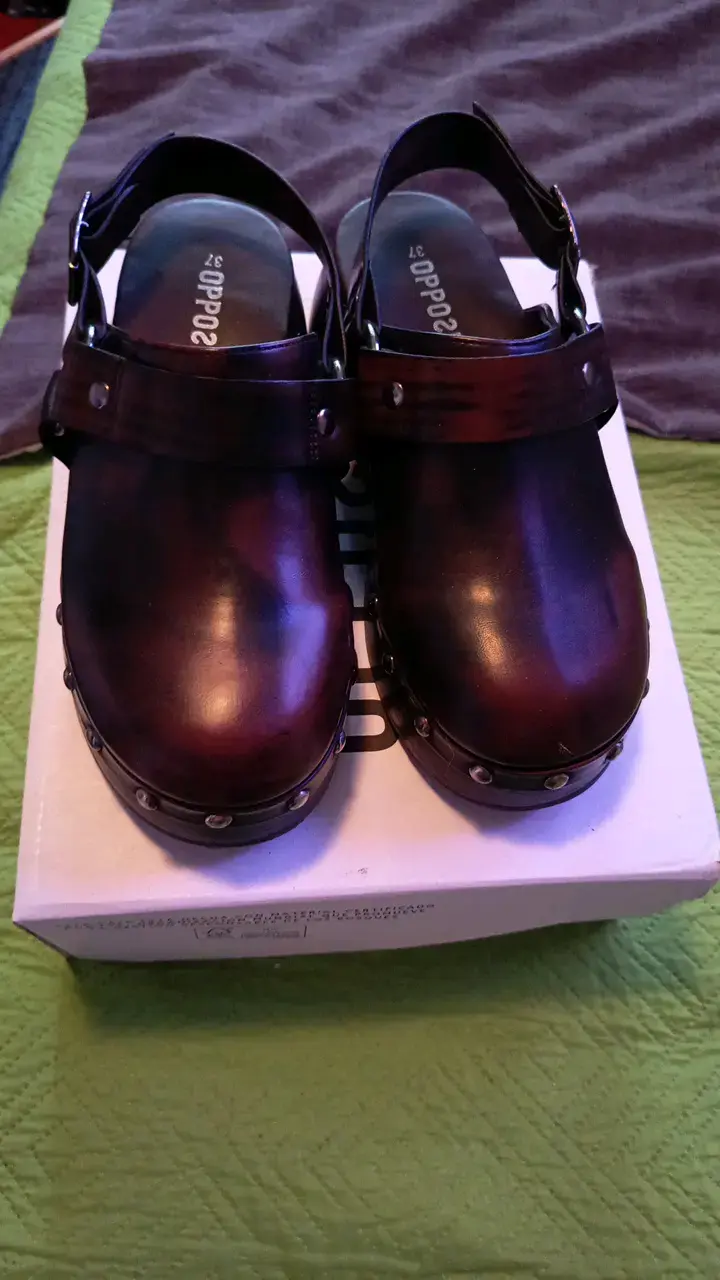 Zapatos de plataforma con hebillas y tachuelas - 2