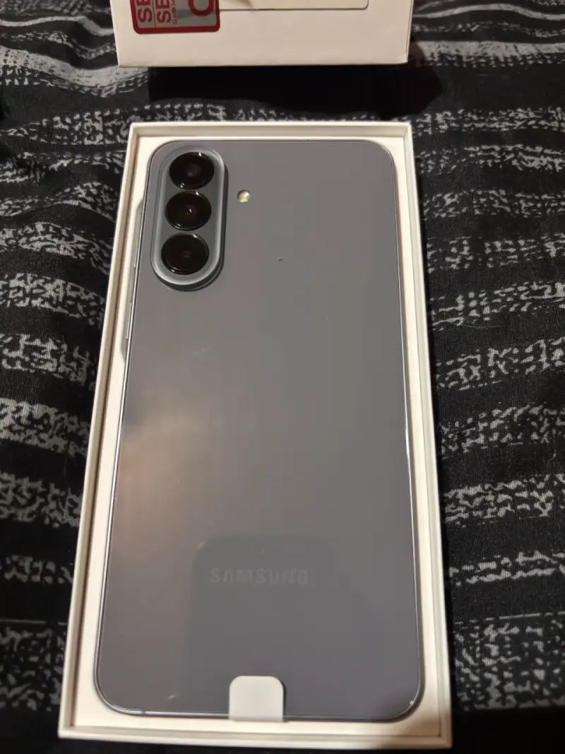 Samsung Galaxy A57 5G nuevo con caja - 3