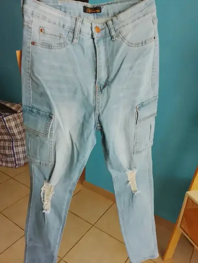 Jeans cargo rasgados para hombre - miniatura 1