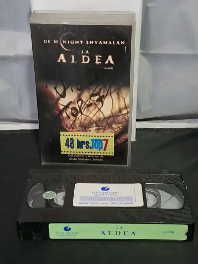 VHS La Aldea de M. Night Shyamalan Terror - miniatura 1