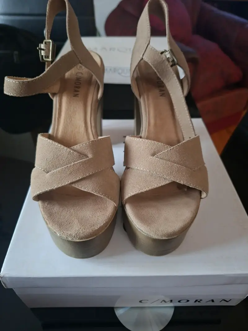 Sandalias de tacón alto beige C/Moran - 2