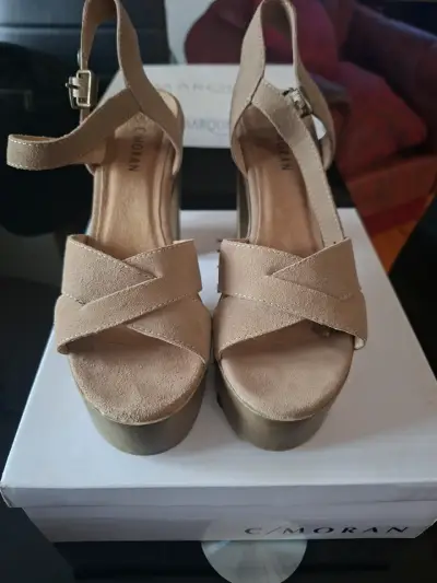 Sandalias de tacón alto beige C/Moran - miniatura 2