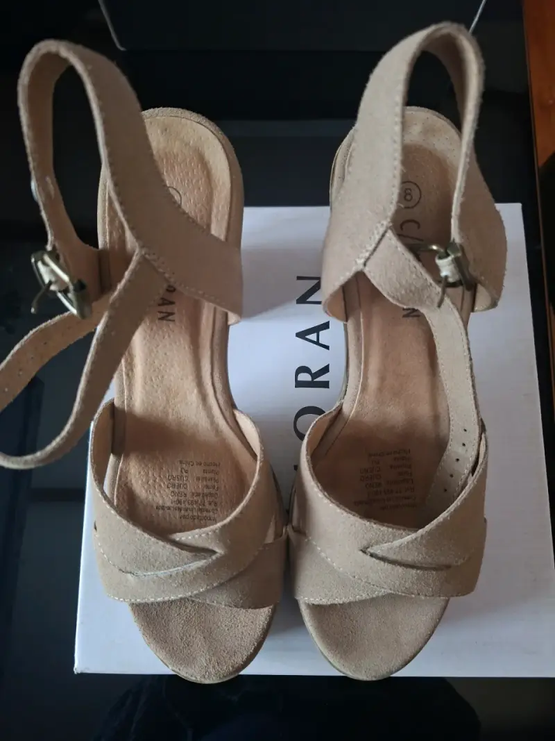 Sandalias de tacón alto beige C/Moran - 4