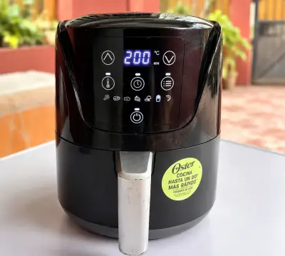 Freidora de Aire Oster Digital 4L – Funcionando - miniatura 1