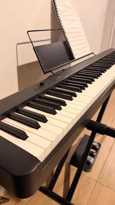 piano casio con pedalerà - miniatura 1