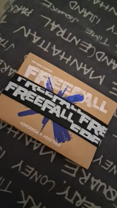 Álbum The Name Chapter: Freefall con tarjetas - miniatura 2