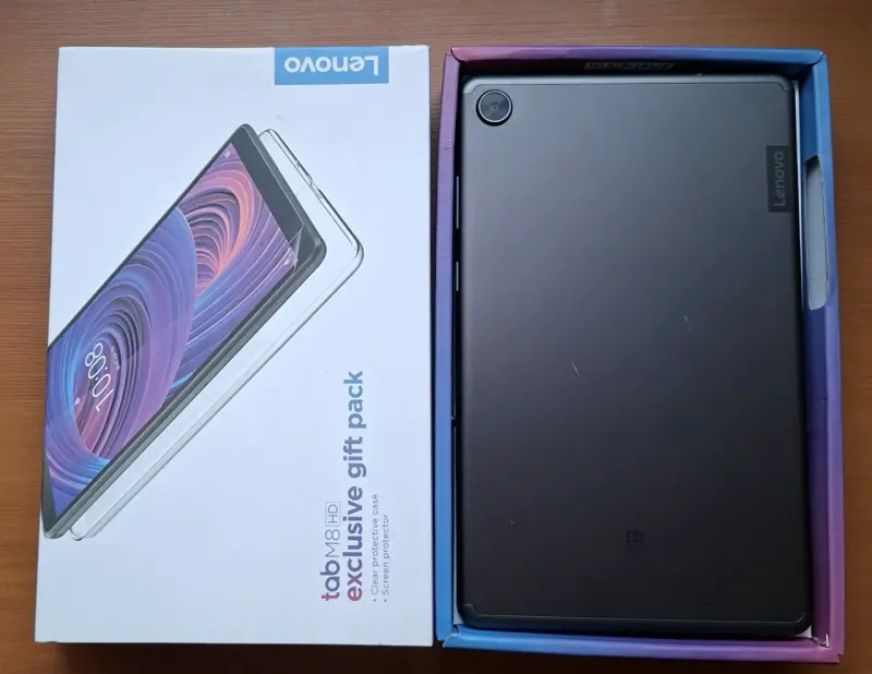 Tablet Lenovo Tab M8 HD con accesorios - 2