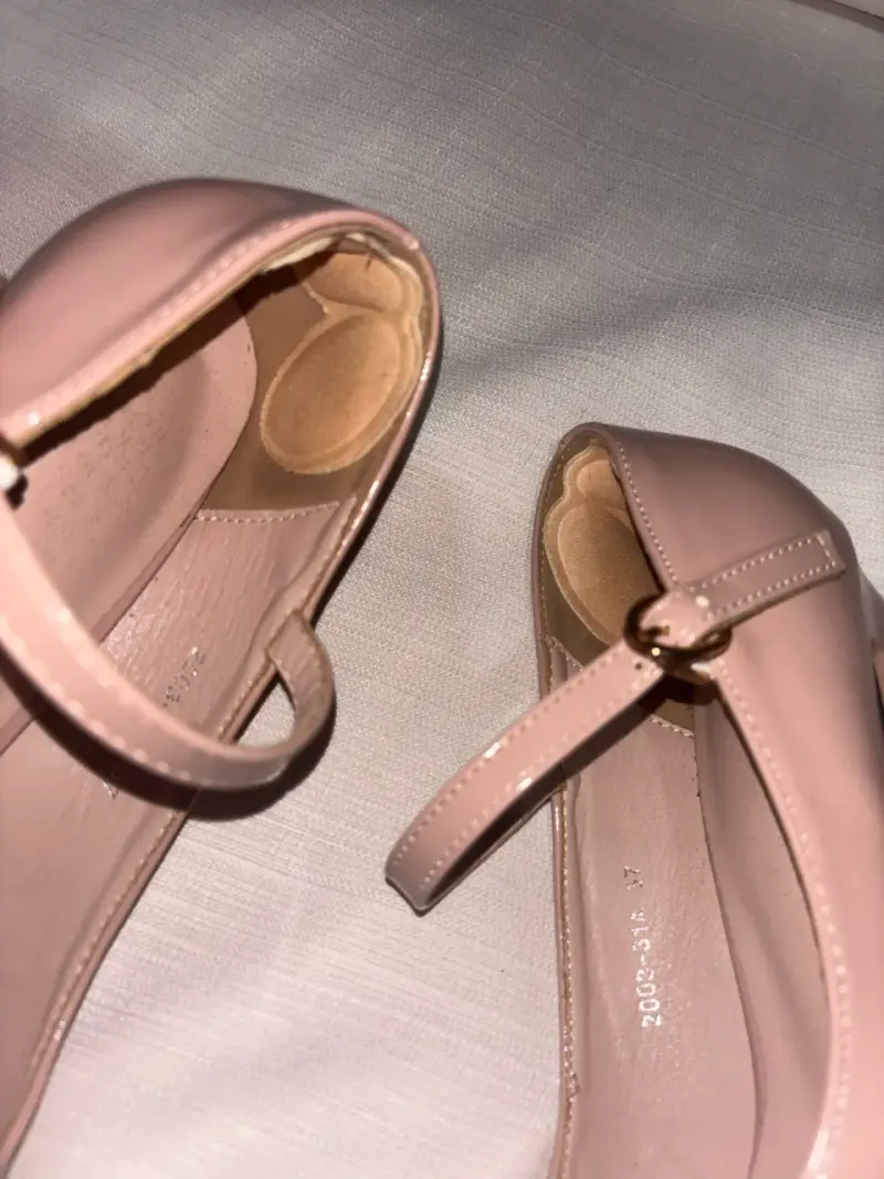 Zapatos de tacón alto color nude con correa - 3
