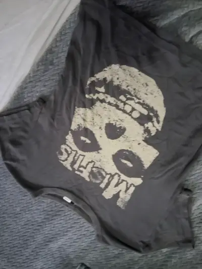 Polera gris de The Misfits con diseño de calavera - miniatura 1