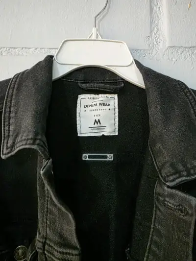 Chaqueta de mezclilla negra talla M - miniatura 2