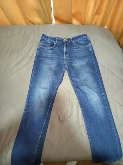 Jeans de mezclilla azul para hombre - miniatura 4