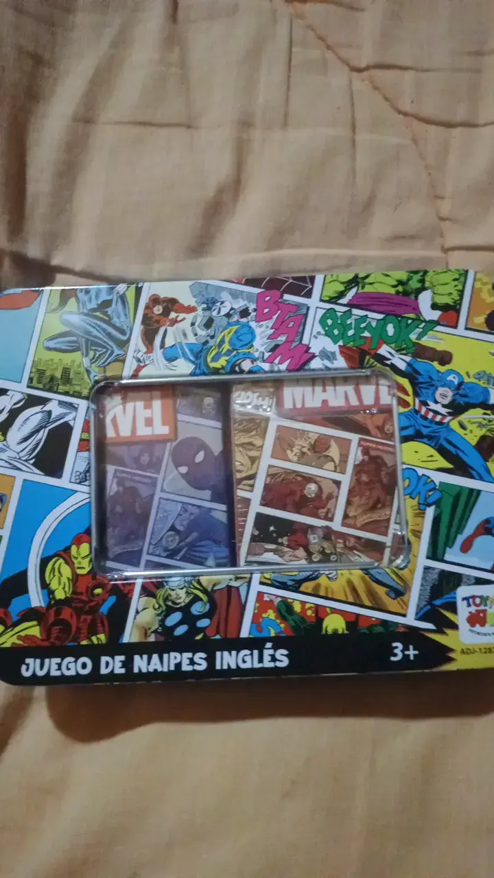 Juego de naipes Marvel en caja metálica - 1