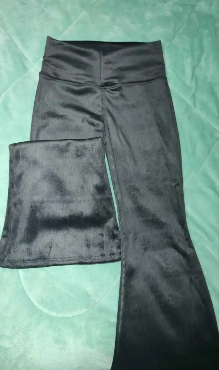 Pantalones acampanados negros de mujer - 1