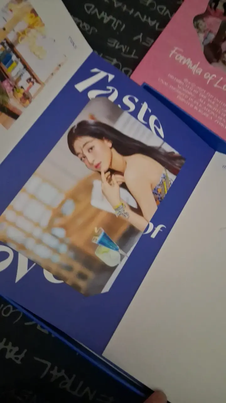 Álbum 'Taste of Love' de TWICE, 10º Mini Álbum - 6