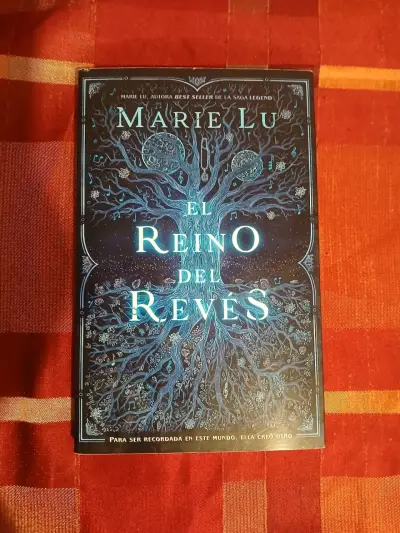 Libro 'El Reino del Revés' de Marie Lu - miniatura 1