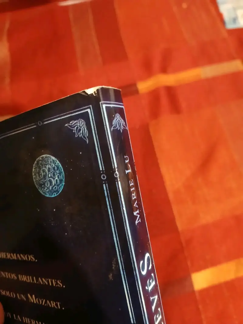 Libro 'El Reino del Revés' de Marie Lu - 3