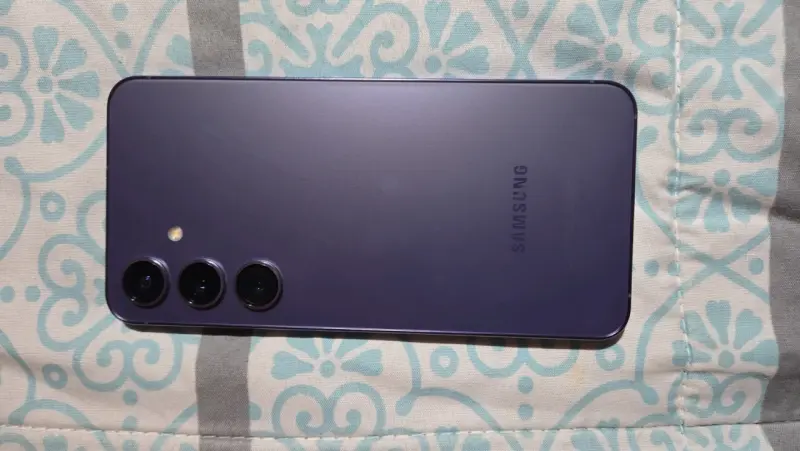Samsung Galaxy S24 en buen estado - 1