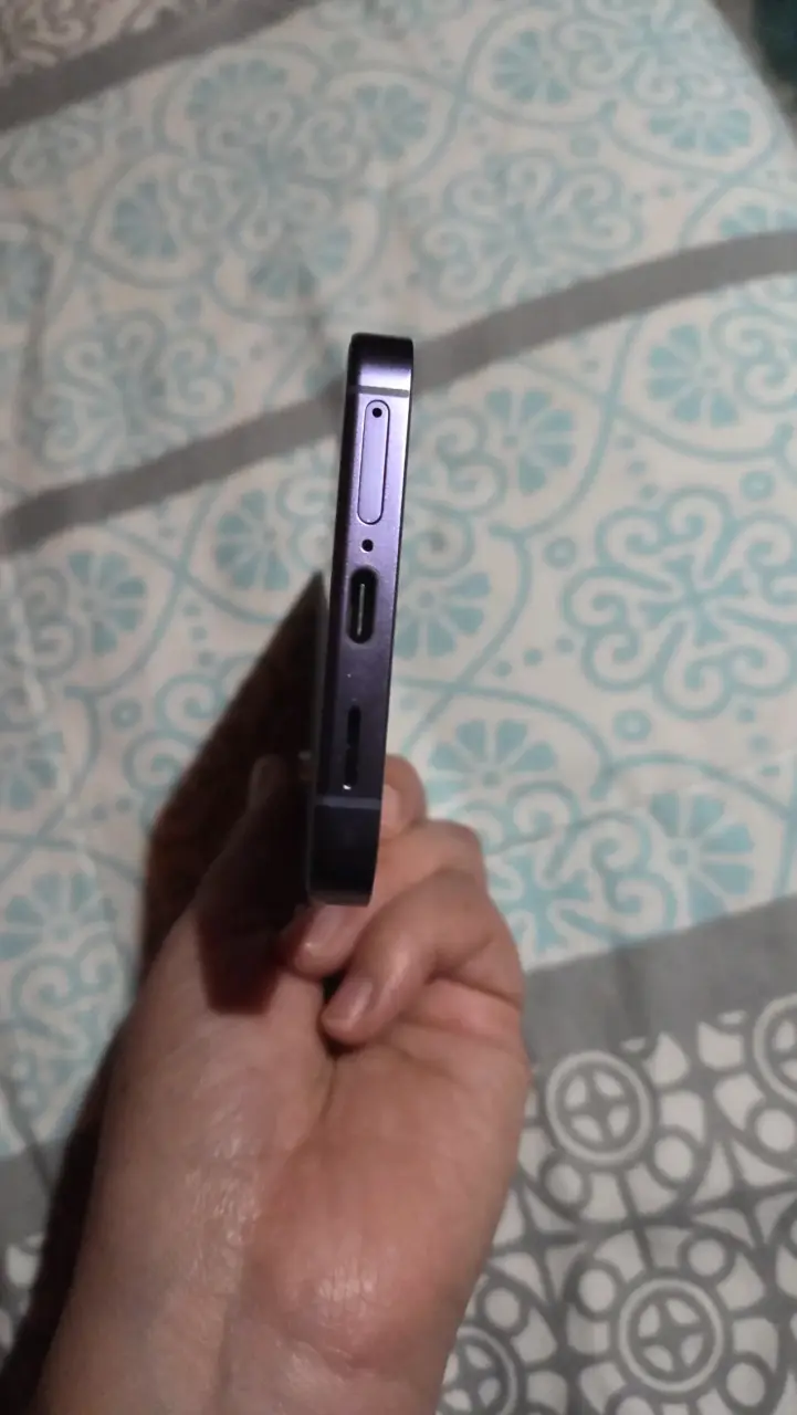 Samsung Galaxy S24 en buen estado - 3