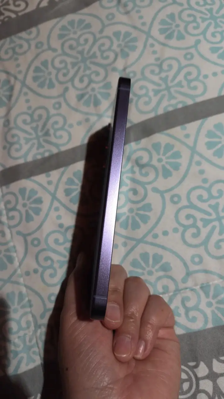 Samsung Galaxy S24 en buen estado - 4
