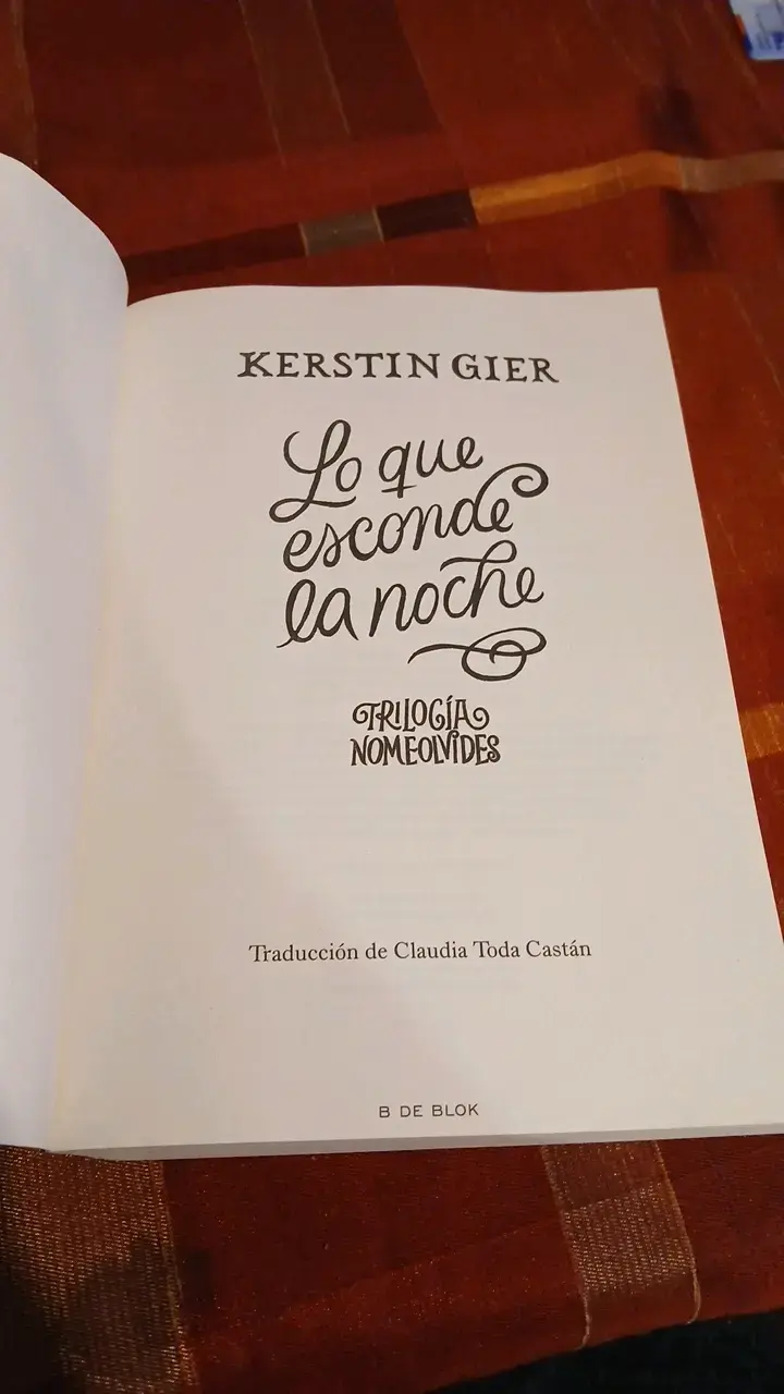 Libro 'Lo Que Esconde La Noche' de Kerstin Gier - 4