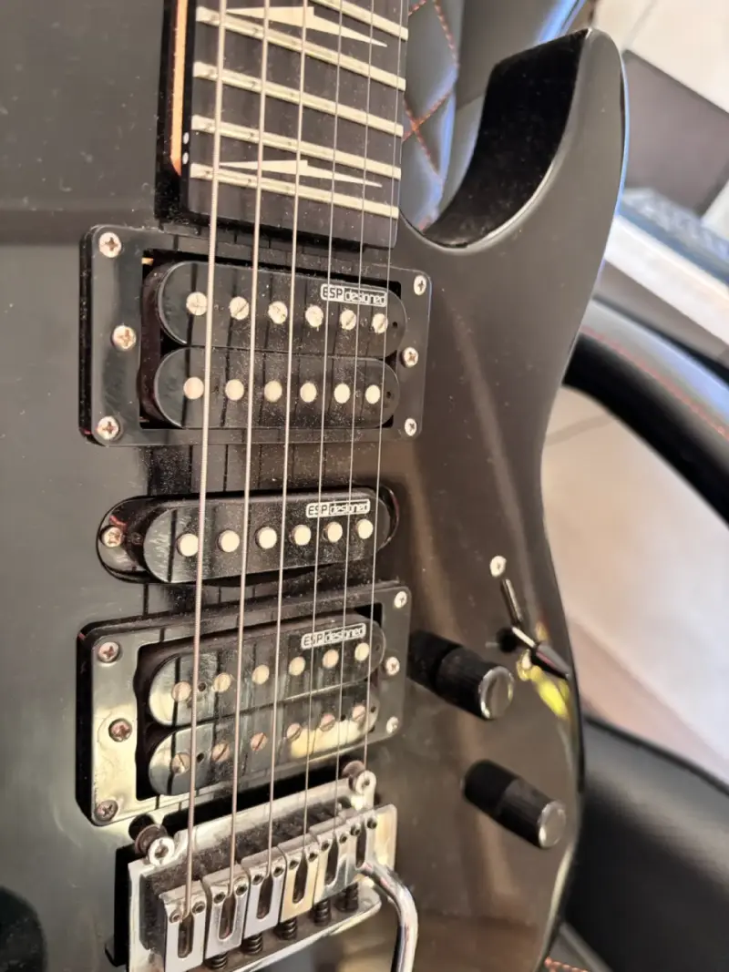 Guitarra Eléctrica ESP LTD MT-130 Negra - 3