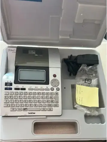 Rotuladora Electrónica Brother PT-2730 con Adaptador