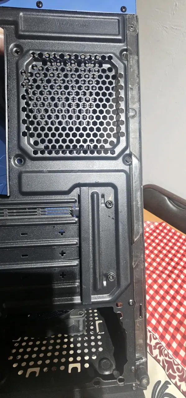 Gabinete Gamer GameMax Azul con Ventana Lateral - 3