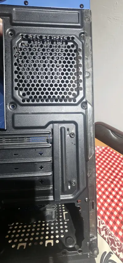 Gabinete Gamer GameMax Azul con Ventana Lateral - miniatura 3