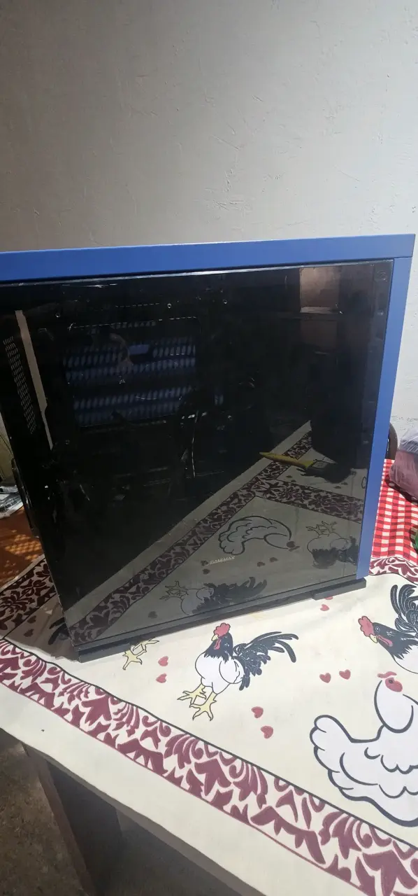 Gabinete Gamer GameMax Azul con Ventana Lateral - 4