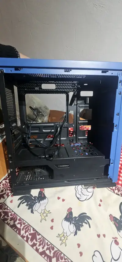 Gabinete Gamer GameMax Azul con Ventana Lateral - miniatura 5