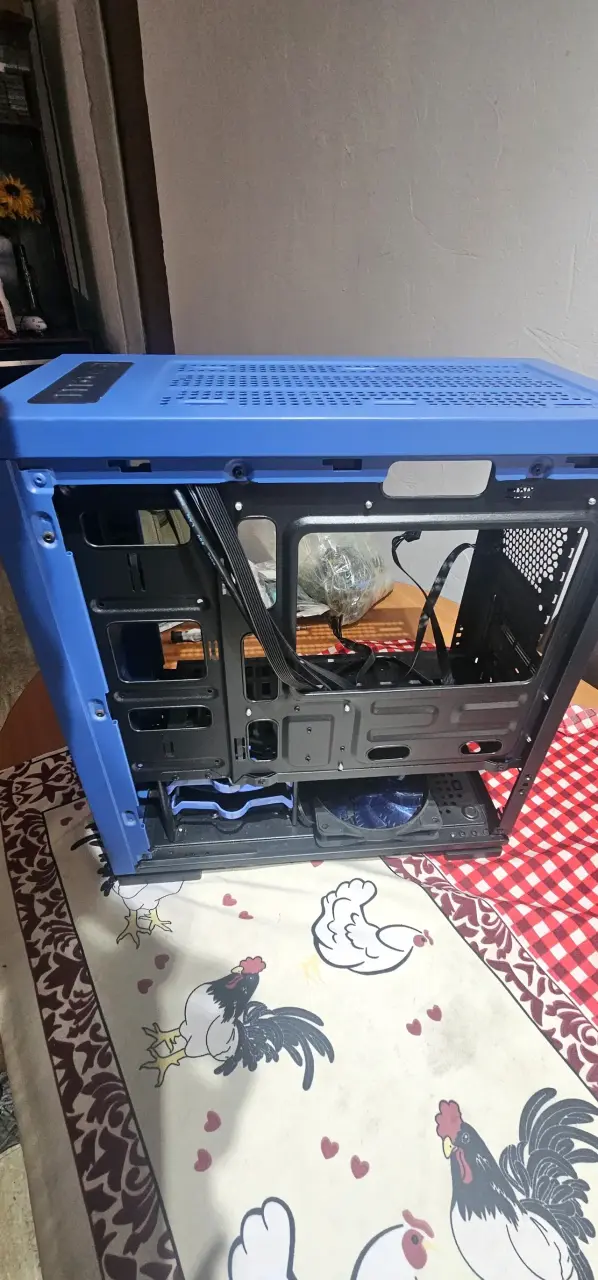 Gabinete Gamer GameMax Azul con Ventana Lateral - 6