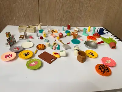 Lote de accesorios miniatura para muñecas - miniatura 2