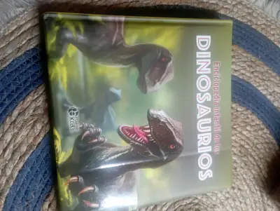 Colección de libros infantiles sobre dinosaurios - miniatura 1